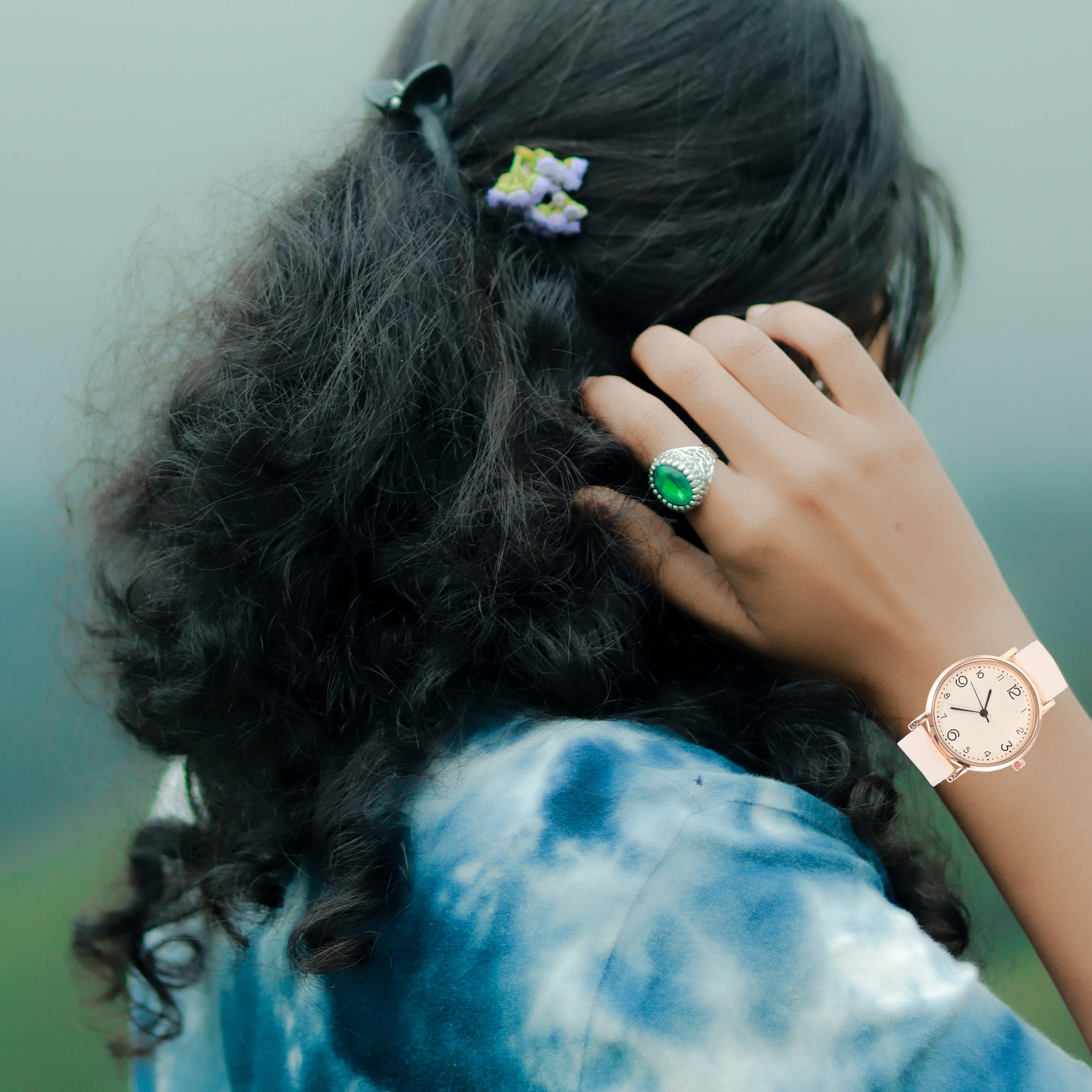 Luxury Watch White - นาฬิกาข้อมือผู้หญิง ระบบควอตซ์ ดีไซน์เรียบหรู สายสวมใส่สบาย เหมาะสำหรับทุกโอกาส