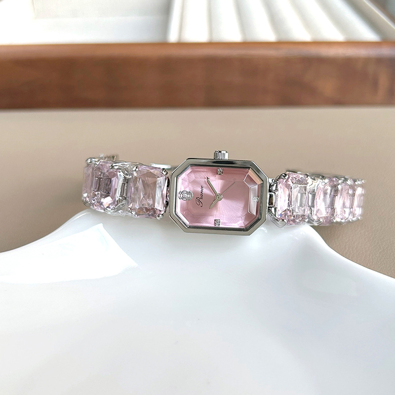 UTHAI นาฬิกาผู้หญิงสำหรับสาวนา - Luxury Watch White บทวิจารณ์และราคา