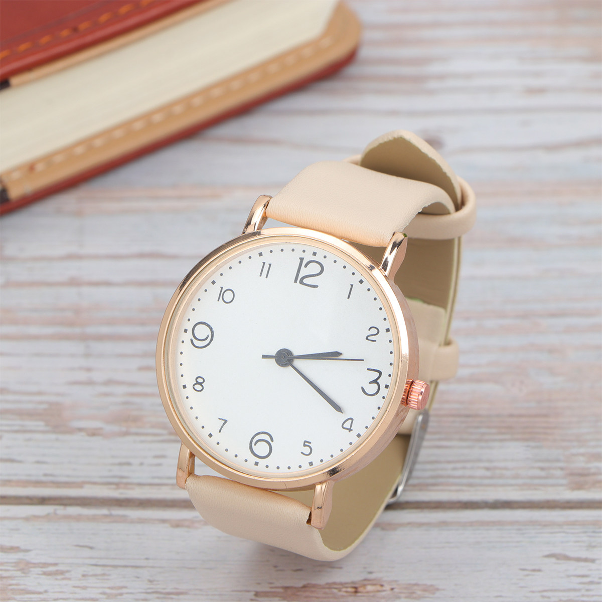 นาฬิกาข้อมือผู้หญิง ระบบควอตซ์ - Luxury Watch White บทวิจารณ์และราคา