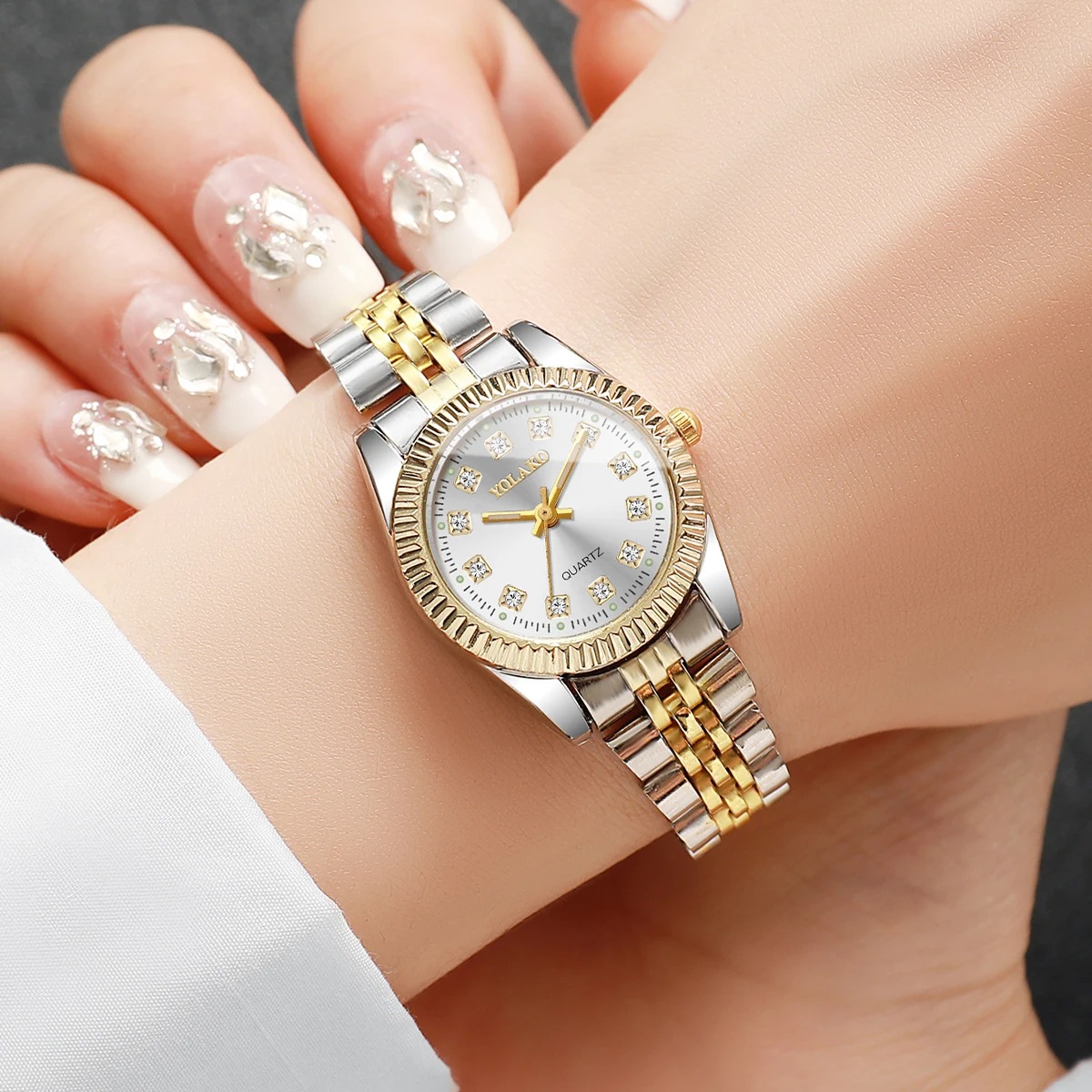 แฟชั่นไรน์สโตนผู้หญิงนาฬิกาควอ - Luxury Watch Storage บทวิจารณ์และราคา